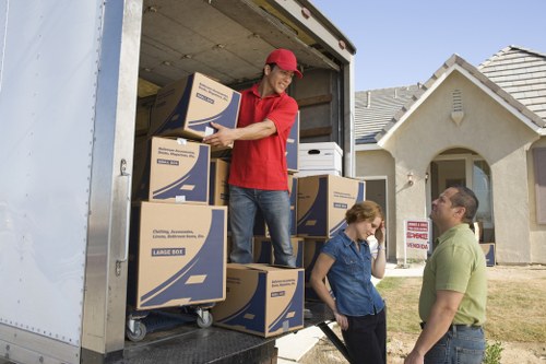 Choosing the right removal truck size for a flat move in Bermondsey