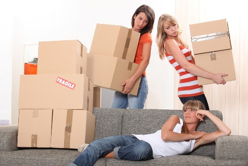 Packing and storing household items in Bermondsey